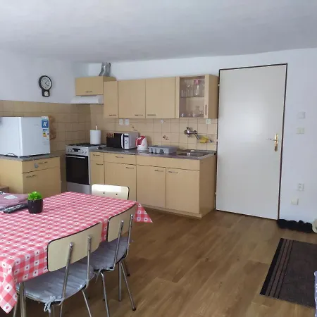 U Jarky ホームステイ チェスキー クルムロフ